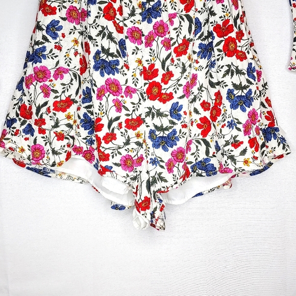 American Eagle Outfitters floral romper. Size Small. - Picture 6 of 10